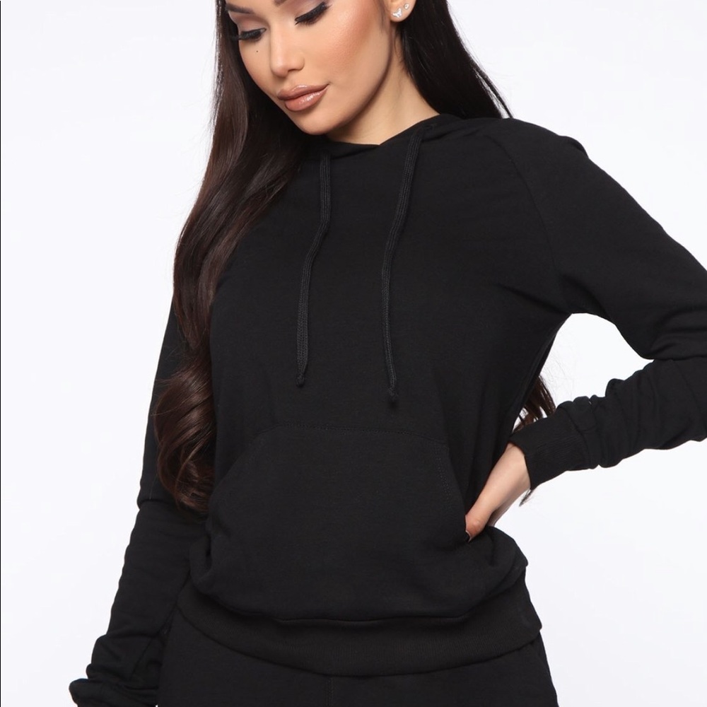 🚫 SOLD 🚫 Everyday Classic Black Hoodie